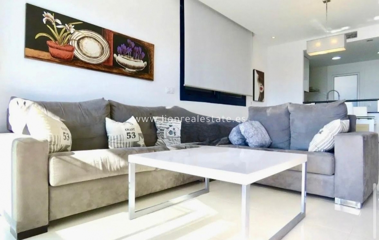 Alquiler a largo plazo - Apartamento / piso - Punta Prima