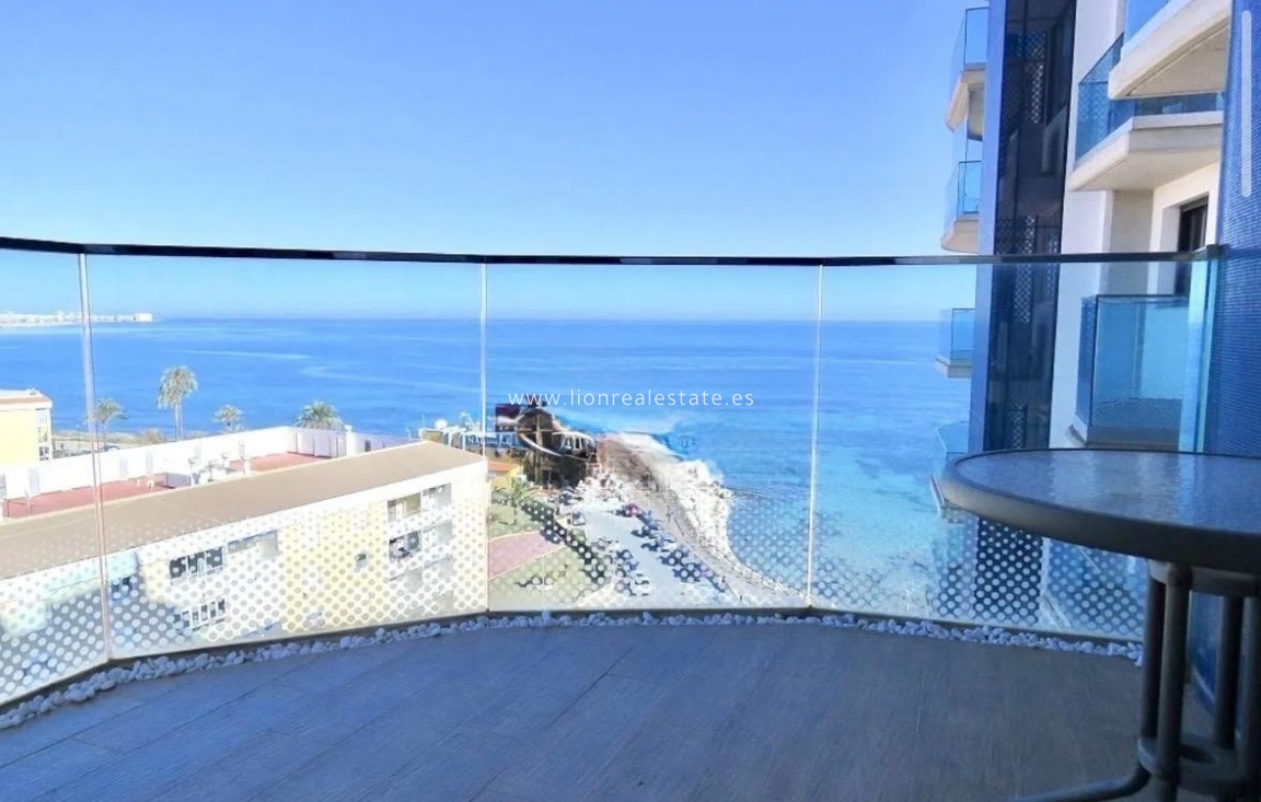 Alquiler a largo plazo - Apartamento / piso - Punta Prima