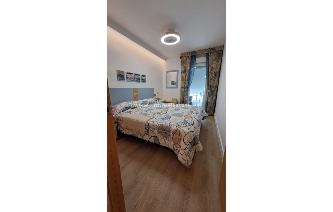 Alquiler a largo plazo - Apartamento / piso - Punta Prima
