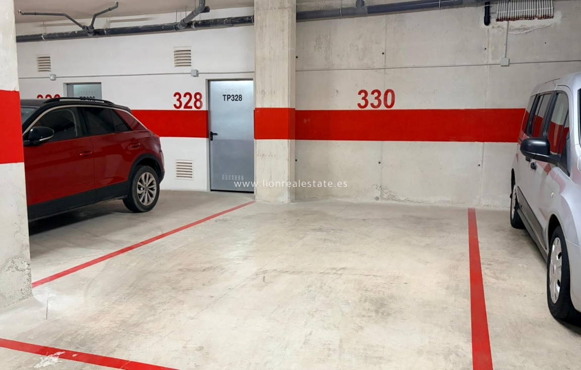 Alquiler a largo plazo - Apartamento / piso - Punta Prima