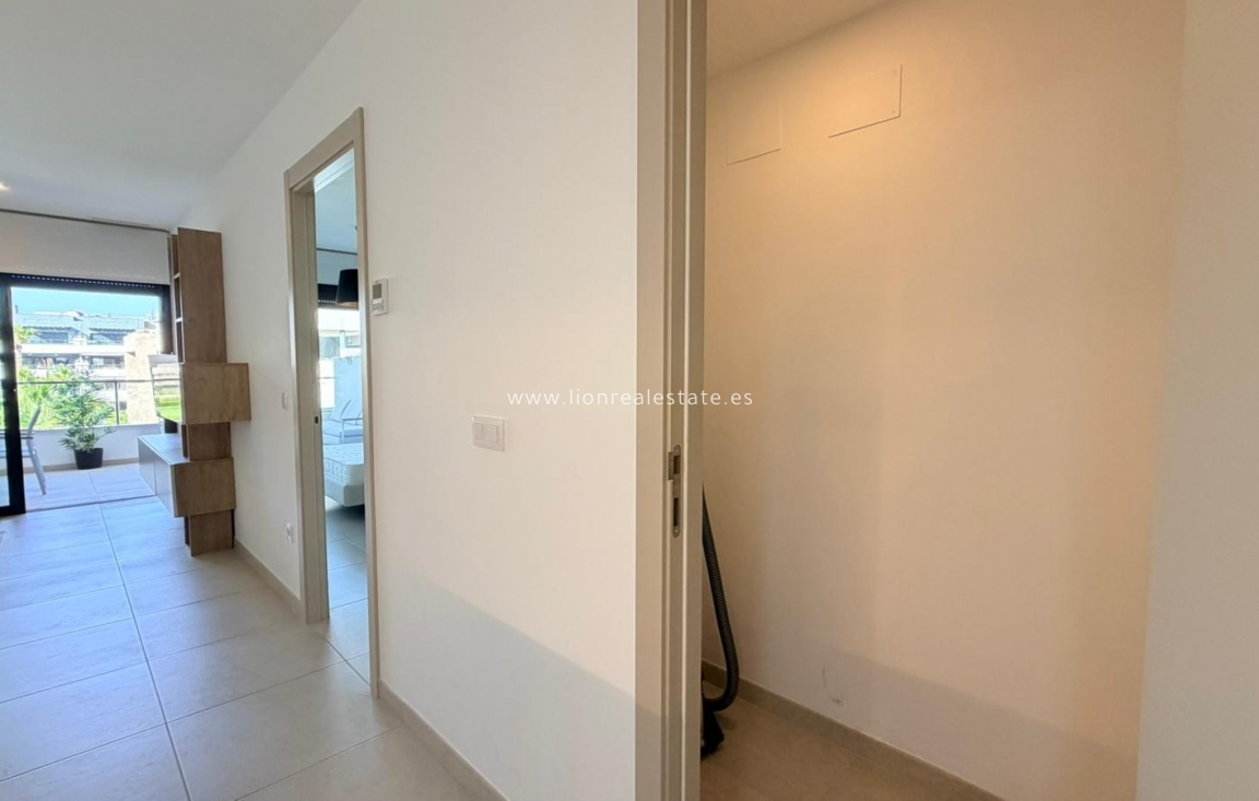 Alquiler a largo plazo - Apartamento / piso - Punta Prima