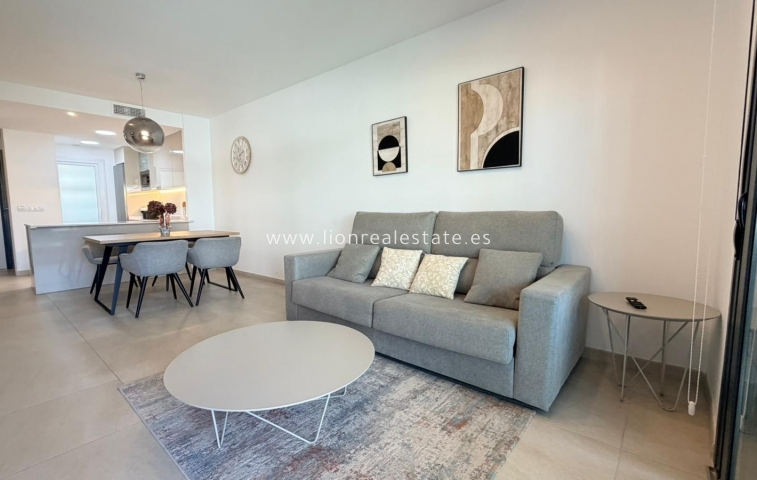 Alquiler a largo plazo - Apartamento / piso - Punta Prima
