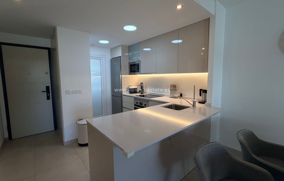 Alquiler a largo plazo - Apartamento / piso - Punta Prima