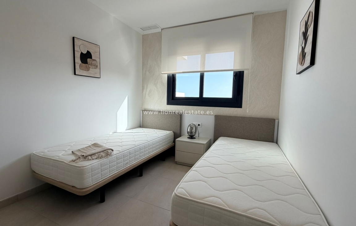 Alquiler a largo plazo - Apartamento / piso - Punta Prima