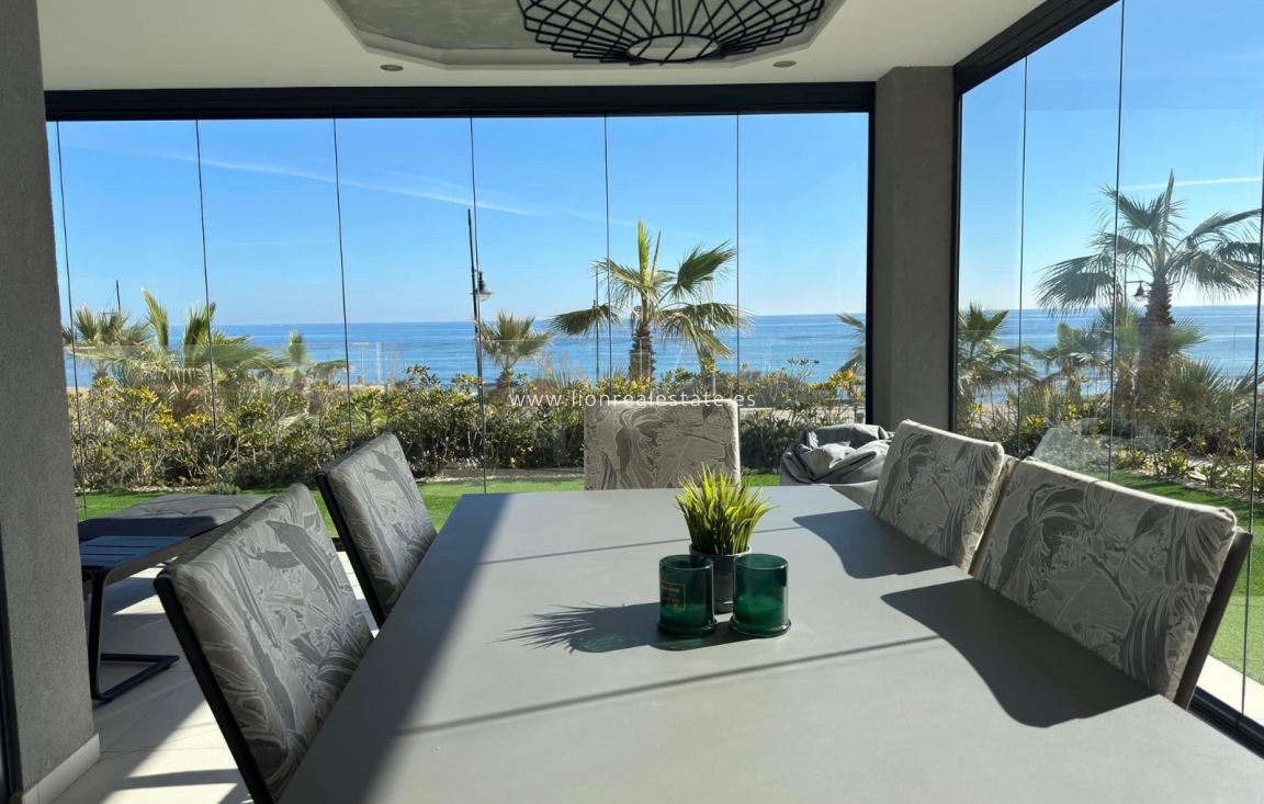 Alquiler a largo plazo - Apartamento / piso - Punta Prima