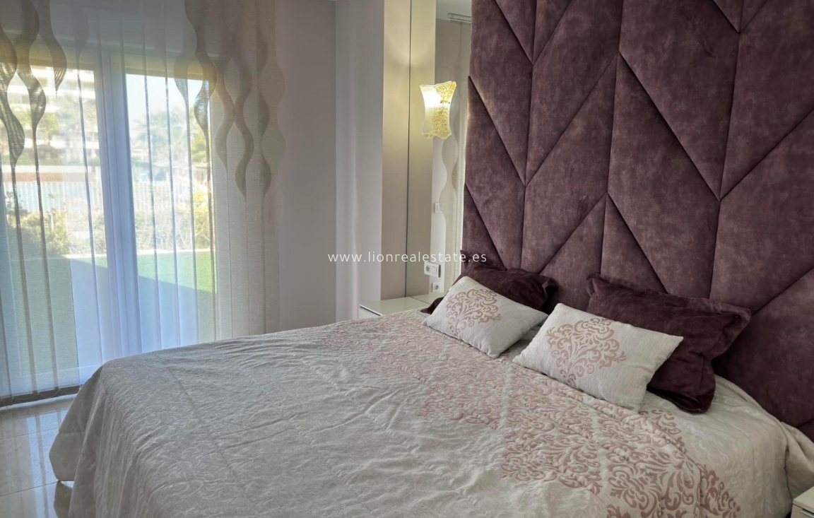 Alquiler a largo plazo - Apartamento / piso - Punta Prima