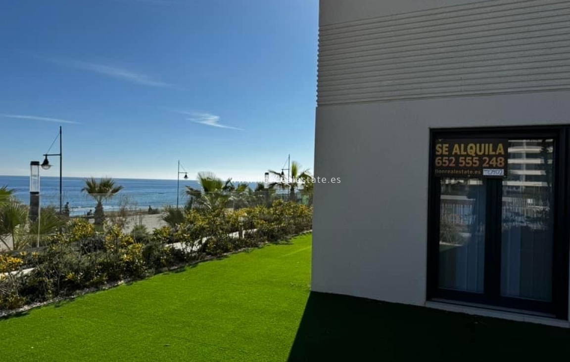 Alquiler a largo plazo - Apartamento / piso - Punta Prima