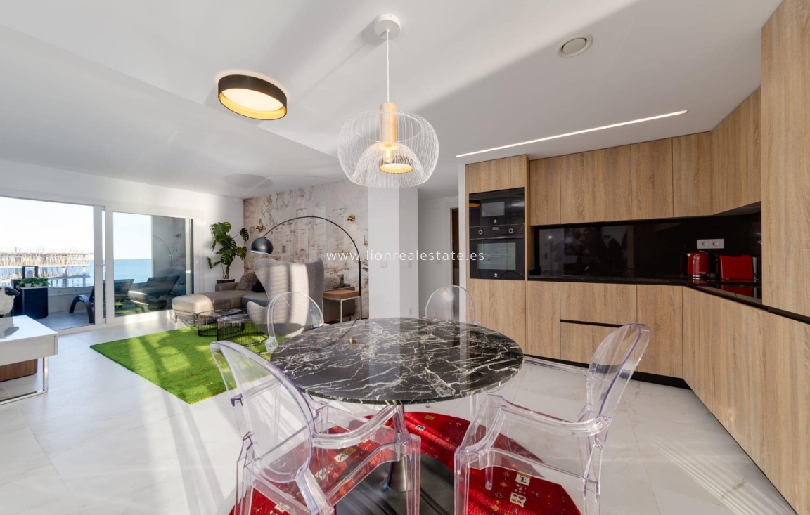 Alquiler a largo plazo - Apartamento / piso - Punta Prima