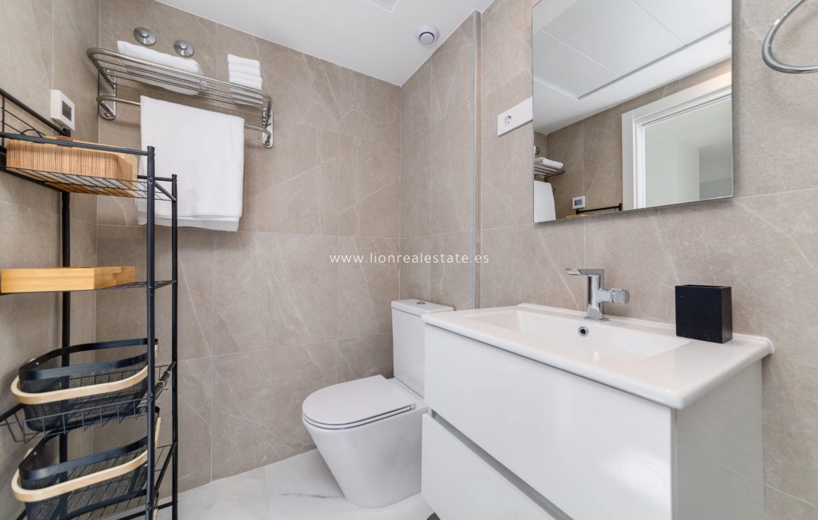 Alquiler a largo plazo - Apartamento / piso - Punta Prima