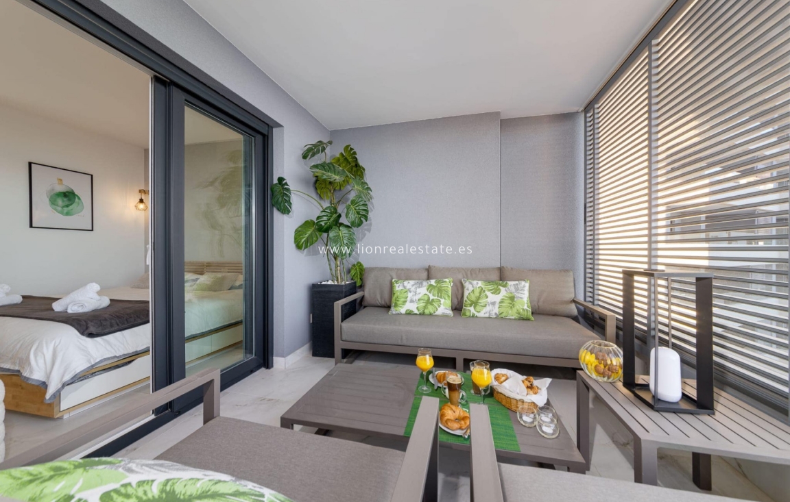 Alquiler a largo plazo - Apartamento / piso - Punta Prima