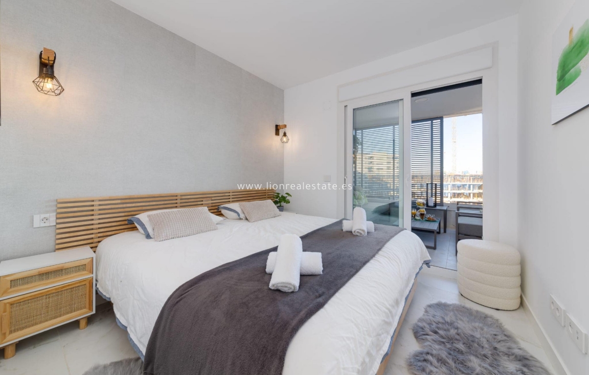 Alquiler a largo plazo - Apartamento / piso - Punta Prima