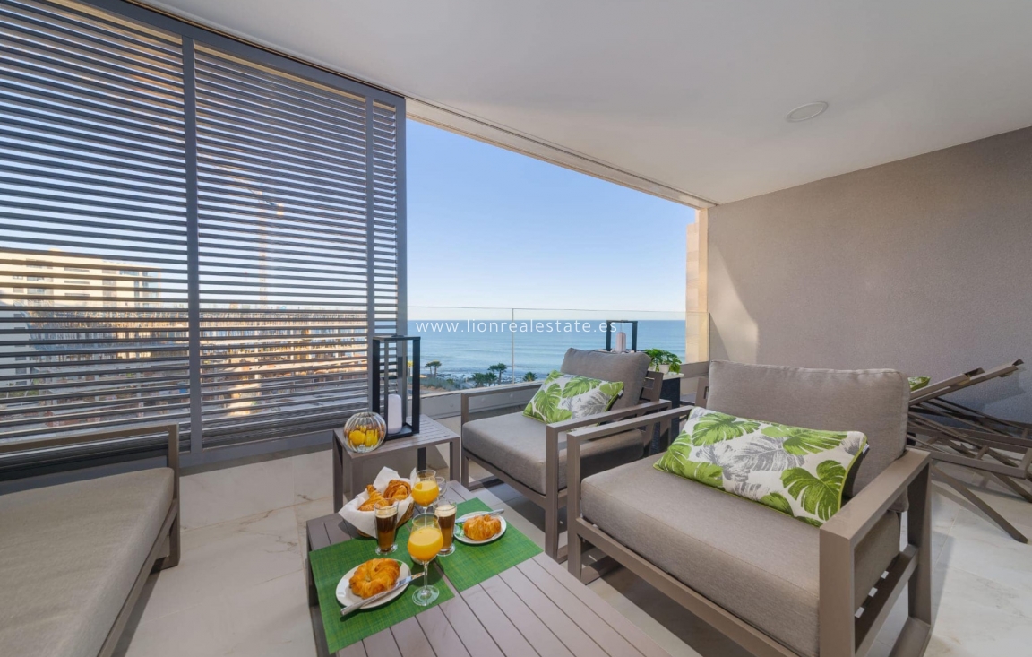 Alquiler a largo plazo - Apartamento / piso - Punta Prima