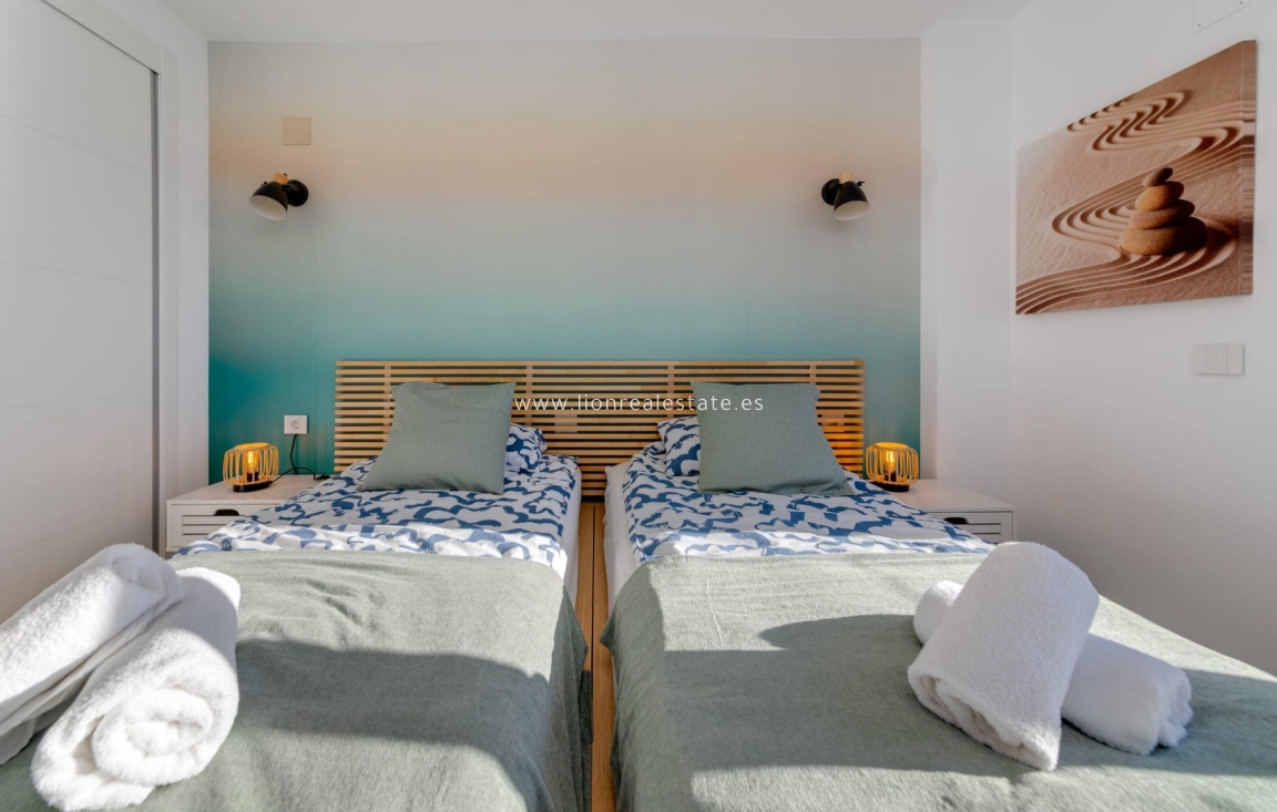 Alquiler a largo plazo - Apartamento / piso - Punta Prima