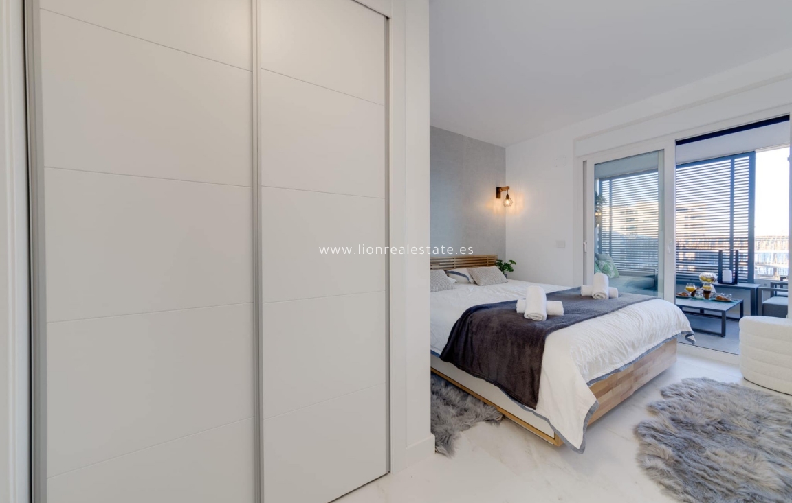 Alquiler a largo plazo - Apartamento / piso - Punta Prima