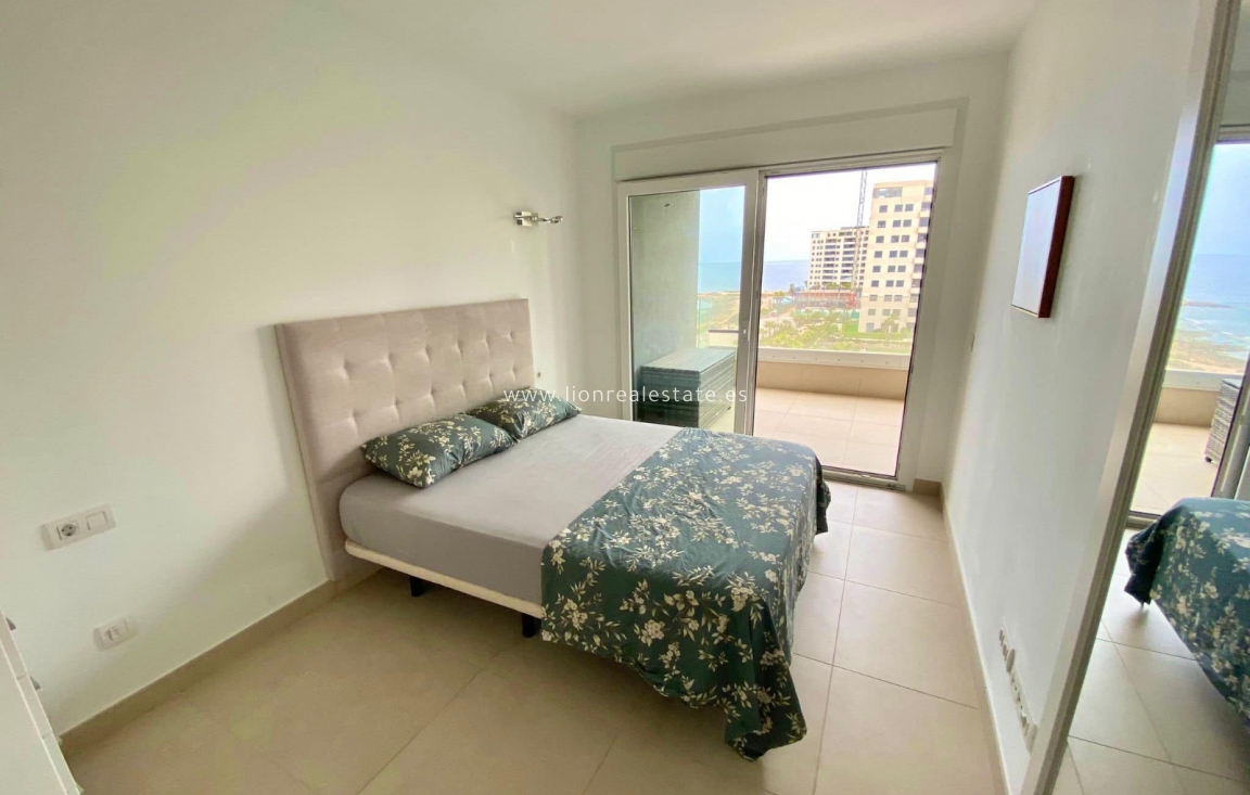 Alquiler a largo plazo - Apartamento / piso - Punta Prima