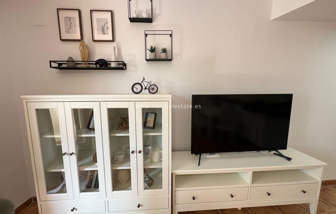 Alquiler a largo plazo - Apartamento / piso - Punta Prima