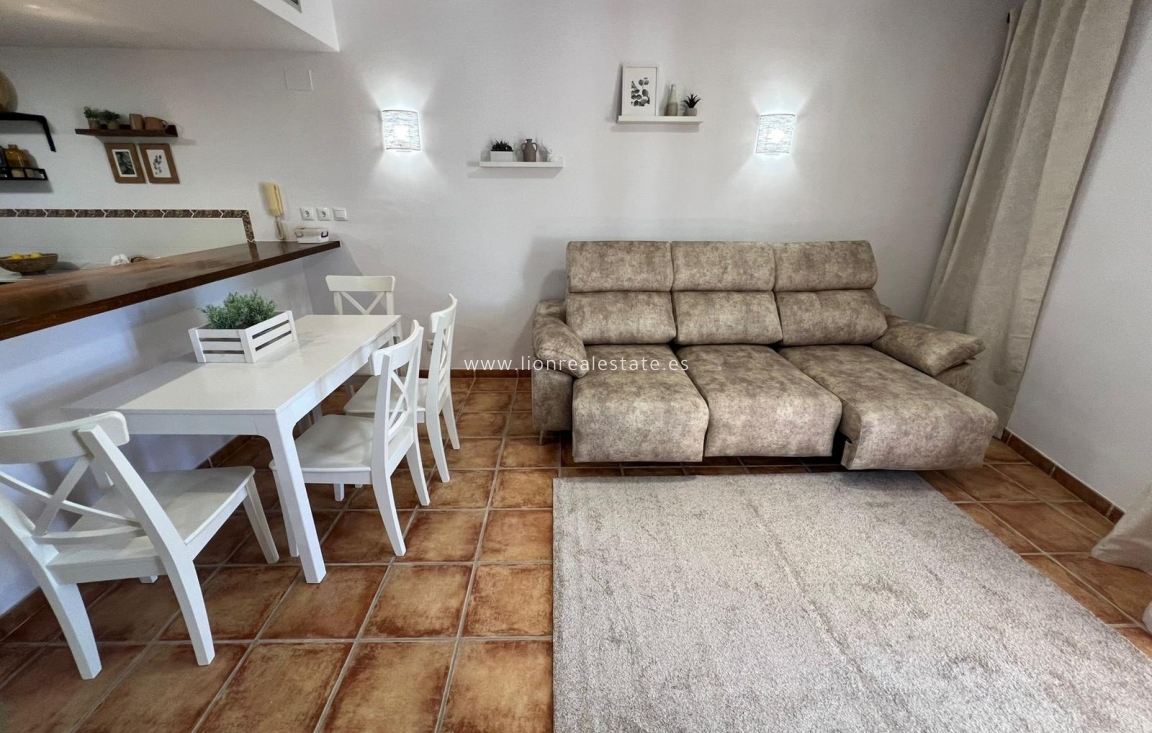 Alquiler a largo plazo - Apartamento / piso - Punta Prima
