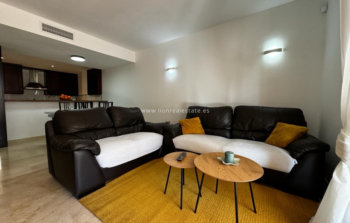 Alquiler a largo plazo - Apartamento / piso - Punta Prima