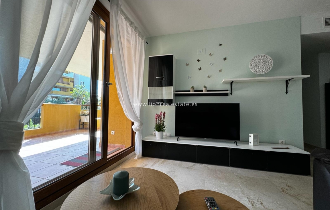 Alquiler a largo plazo - Apartamento / piso - Punta Prima