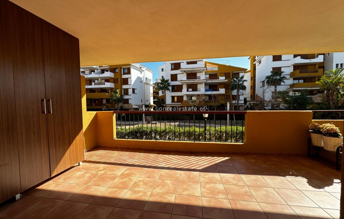 Alquiler a largo plazo - Apartamento / piso - Punta Prima
