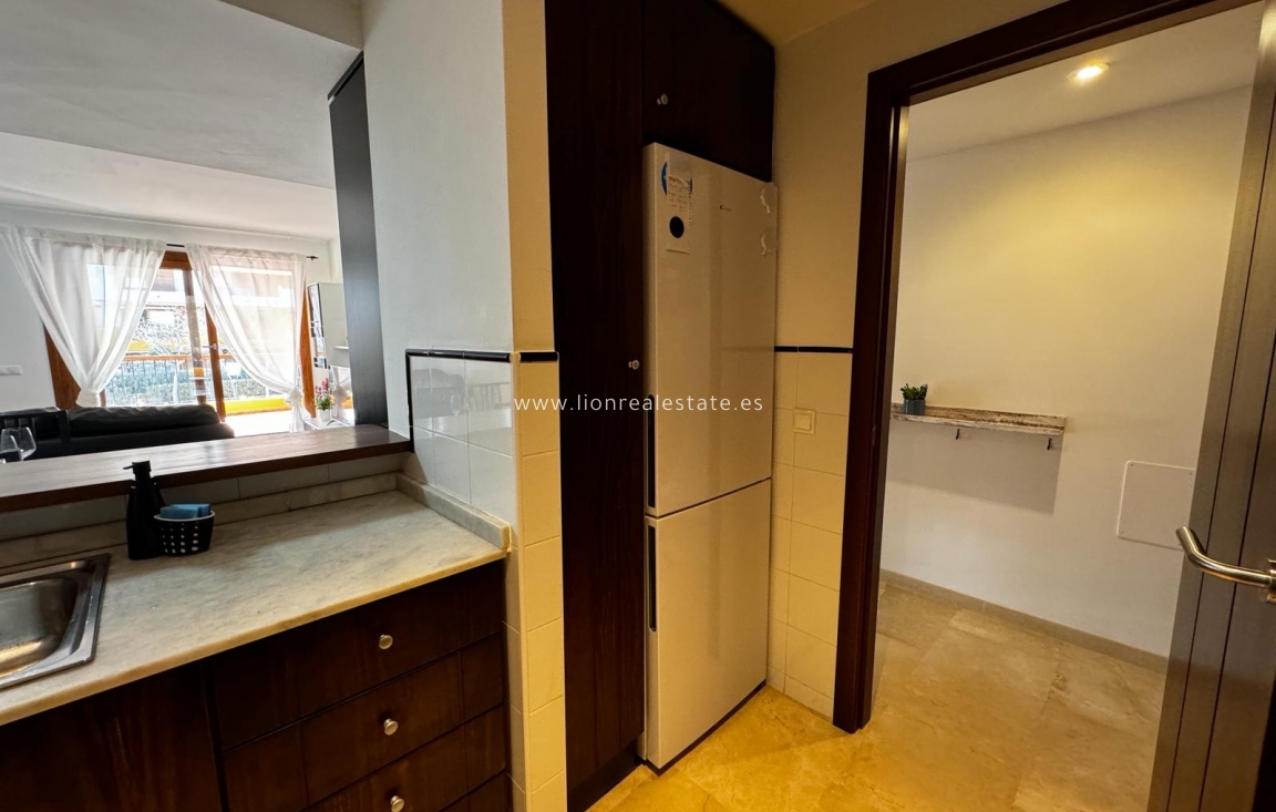 Alquiler a largo plazo - Apartamento / piso - Punta Prima