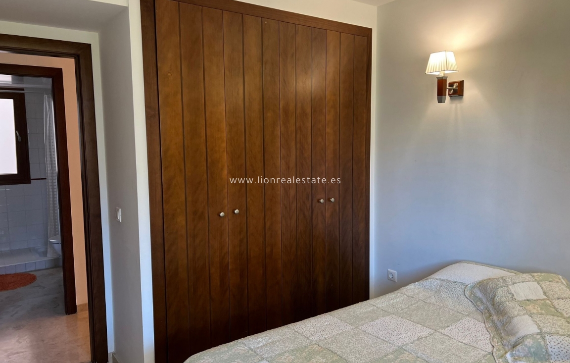 Alquiler a largo plazo - Apartamento / piso - Punta Prima
