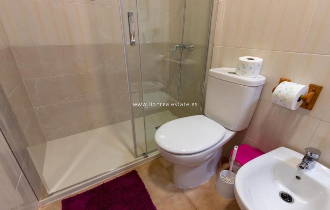 Alquiler a largo plazo - Apartamento / piso - Punta Prima