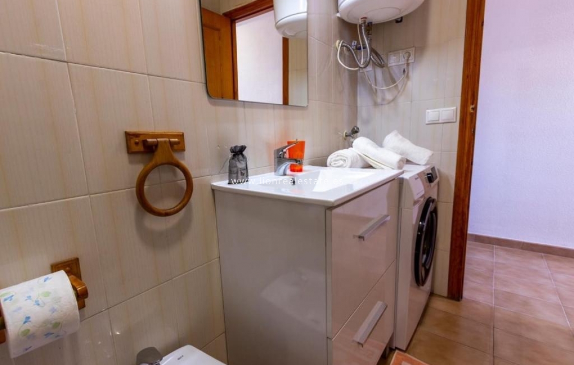 Alquiler a largo plazo - Apartamento / piso - Punta Prima