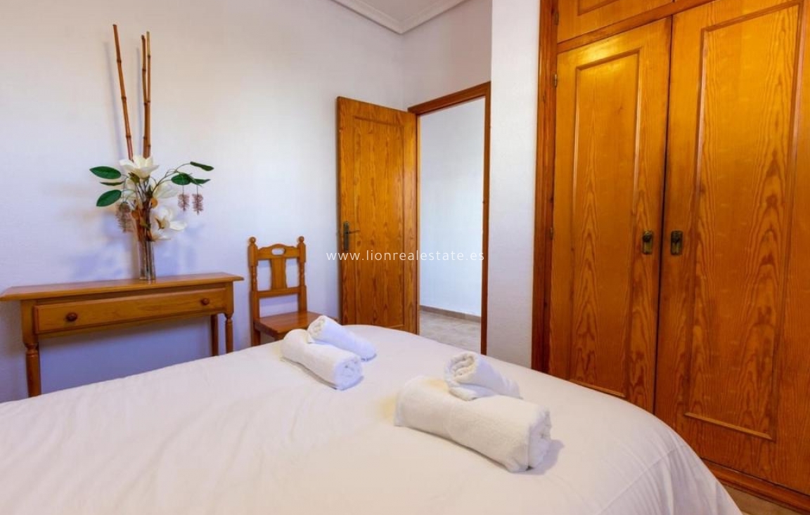 Alquiler a largo plazo - Apartamento / piso - Punta Prima