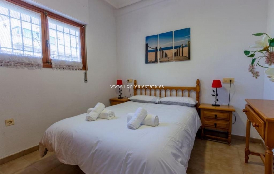 Alquiler a largo plazo - Apartamento / piso - Punta Prima