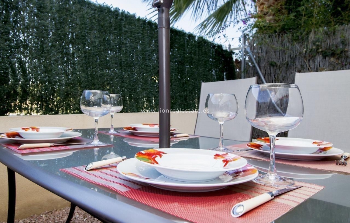 Alquiler a largo plazo - Apartamento / piso - Punta Prima