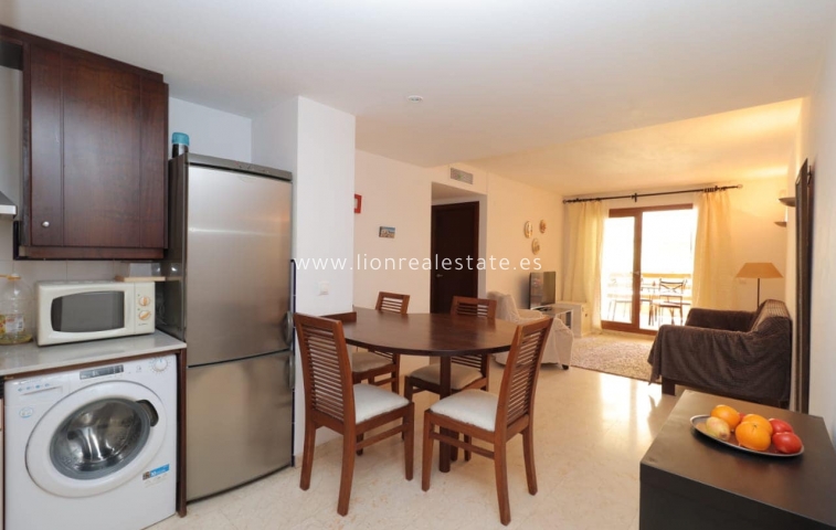 Alquiler a largo plazo - Apartamento / piso - Punta Prima