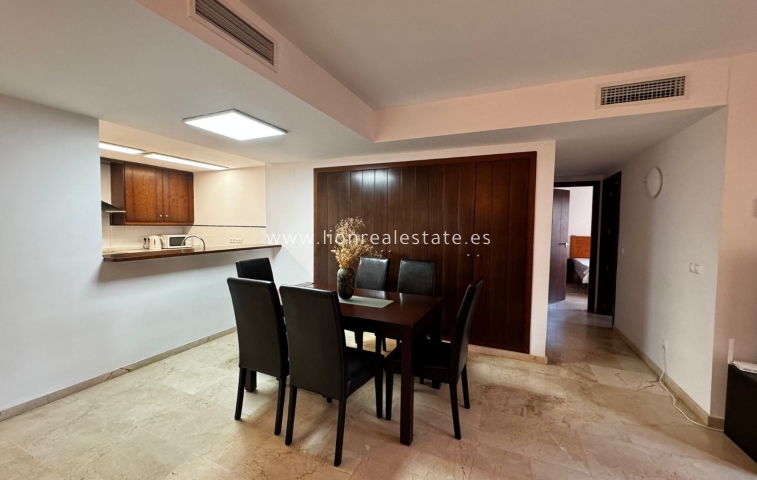 Alquiler a largo plazo - Apartamento / piso - Punta Prima