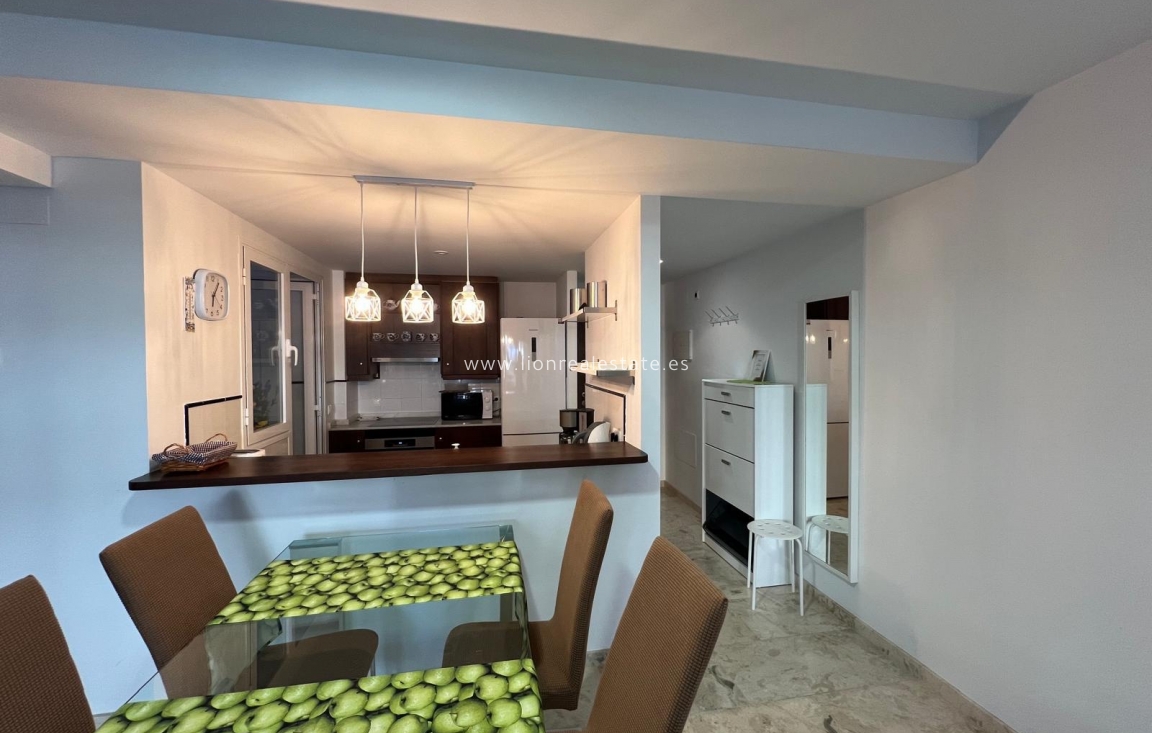 Alquiler a largo plazo - Apartamento / piso - Punta Prima