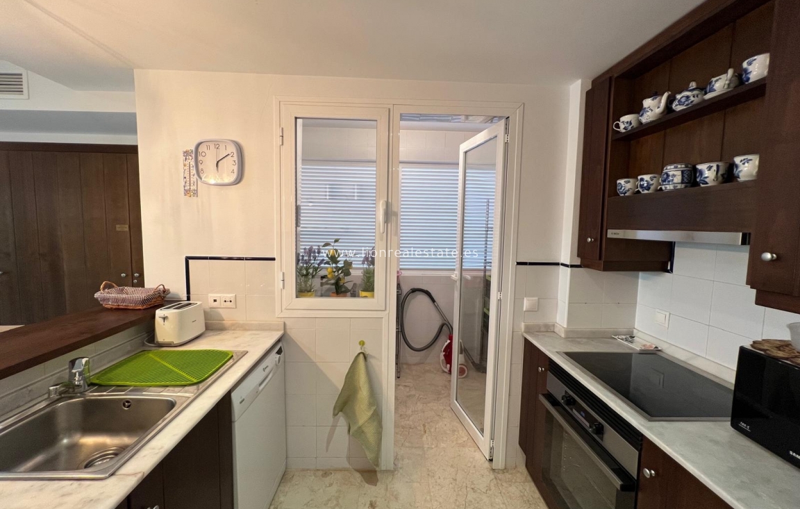 Alquiler a largo plazo - Apartamento / piso - Punta Prima