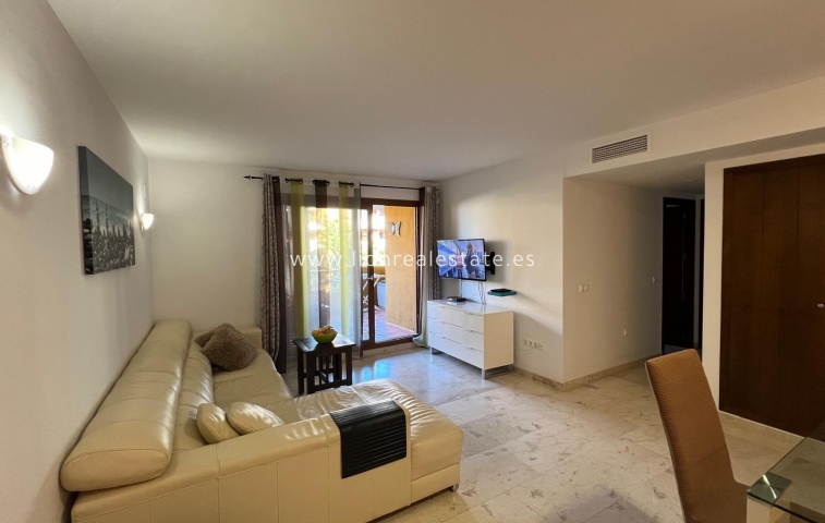 Alquiler a largo plazo - Apartamento / piso - Punta Prima