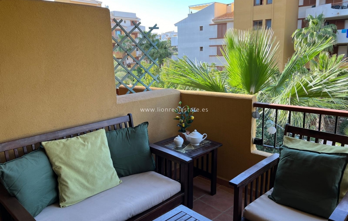 Alquiler a largo plazo - Apartamento / piso - Punta Prima