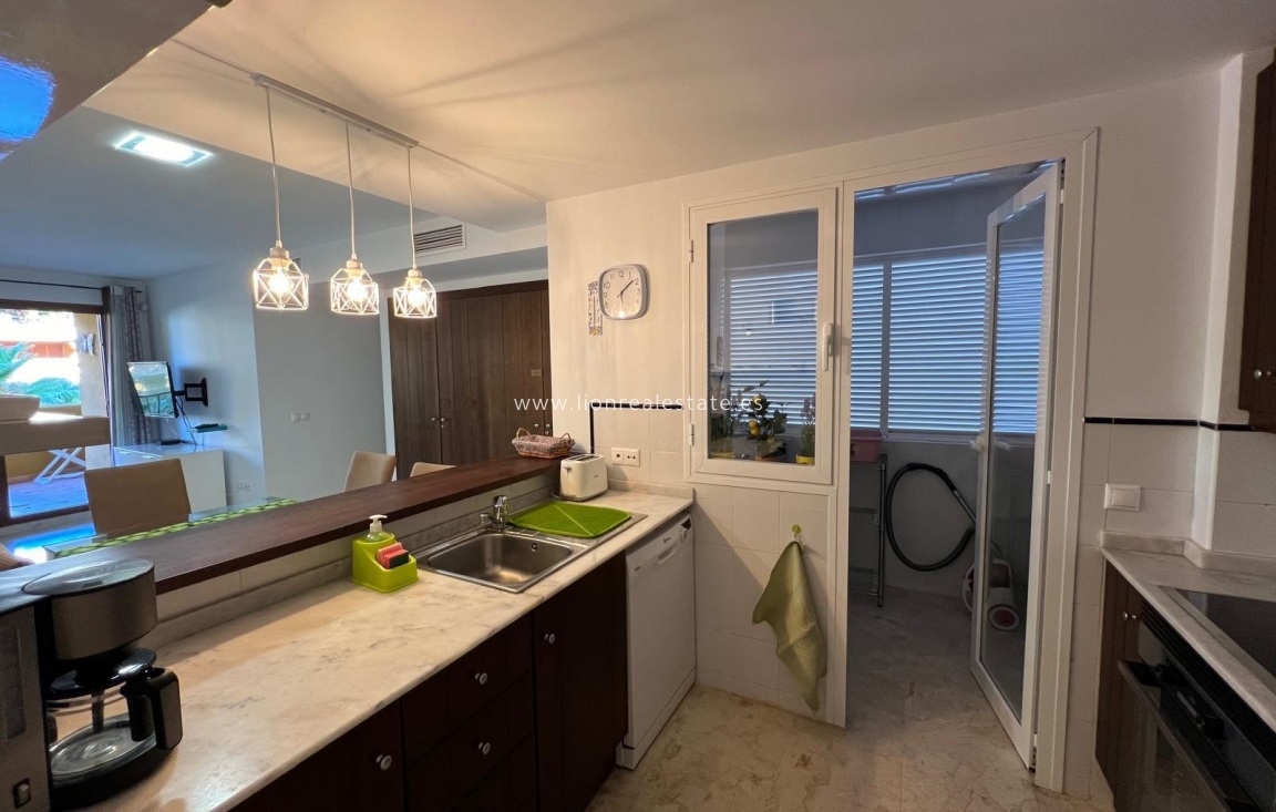 Alquiler a largo plazo - Apartamento / piso - Punta Prima