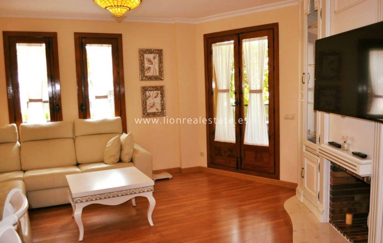 Alquiler a largo plazo - Apartamento / piso - Punta Prima