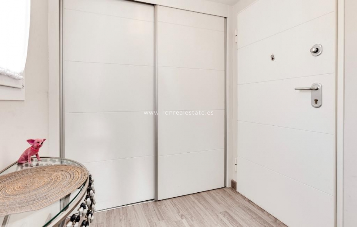 Alquiler a largo plazo - Apartamento / piso - Punta Prima