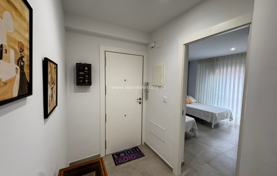 Alquiler a largo plazo - Apartamento / piso - Torrevieja - El Acequión - Los Náufragos