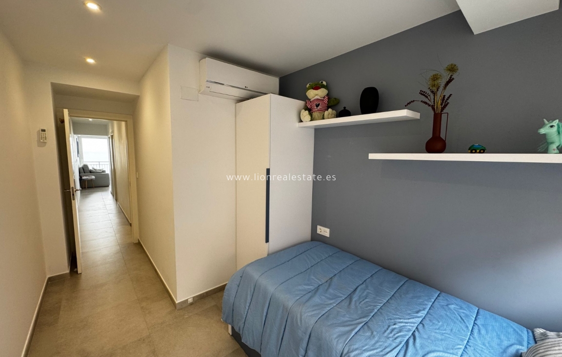 Alquiler a largo plazo - Apartamento / piso - Torrevieja - El Acequión - Los Náufragos