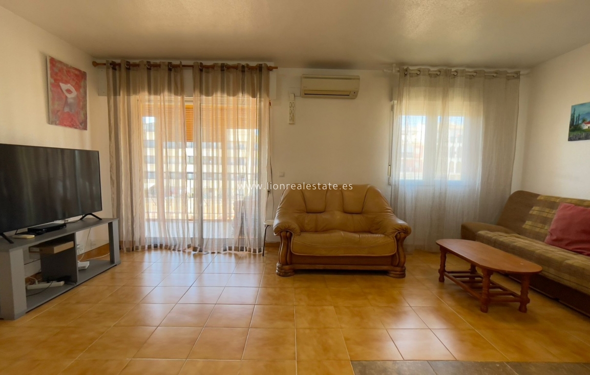Alquiler a largo plazo - Apartamento / piso - Torrevieja - La Veleta