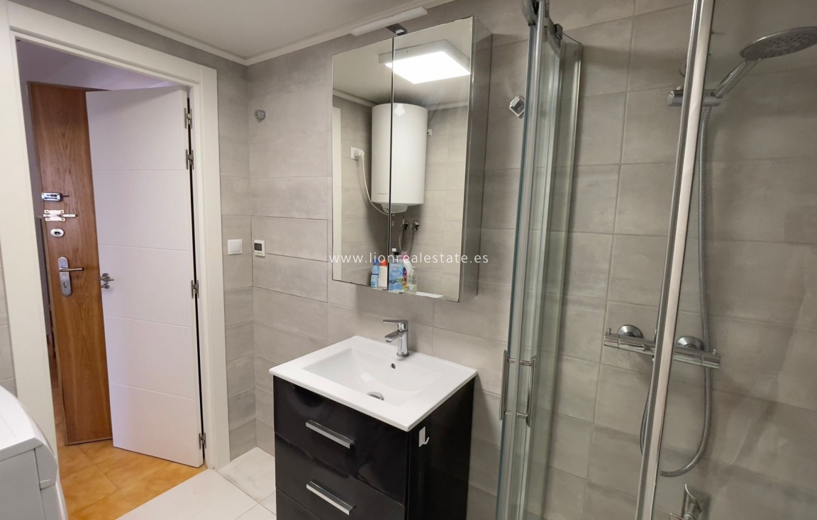 Alquiler a largo plazo - Apartamento / piso - Torrevieja - La Veleta