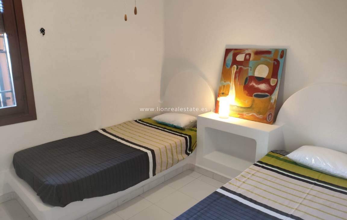 Alquiler a largo plazo - Apartamento / piso - Torrevieja - Los Locos