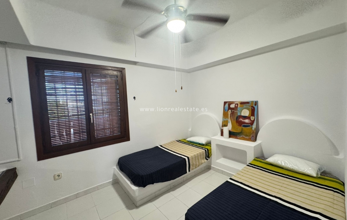 Alquiler a largo plazo - Apartamento / piso - Torrevieja - Los Locos