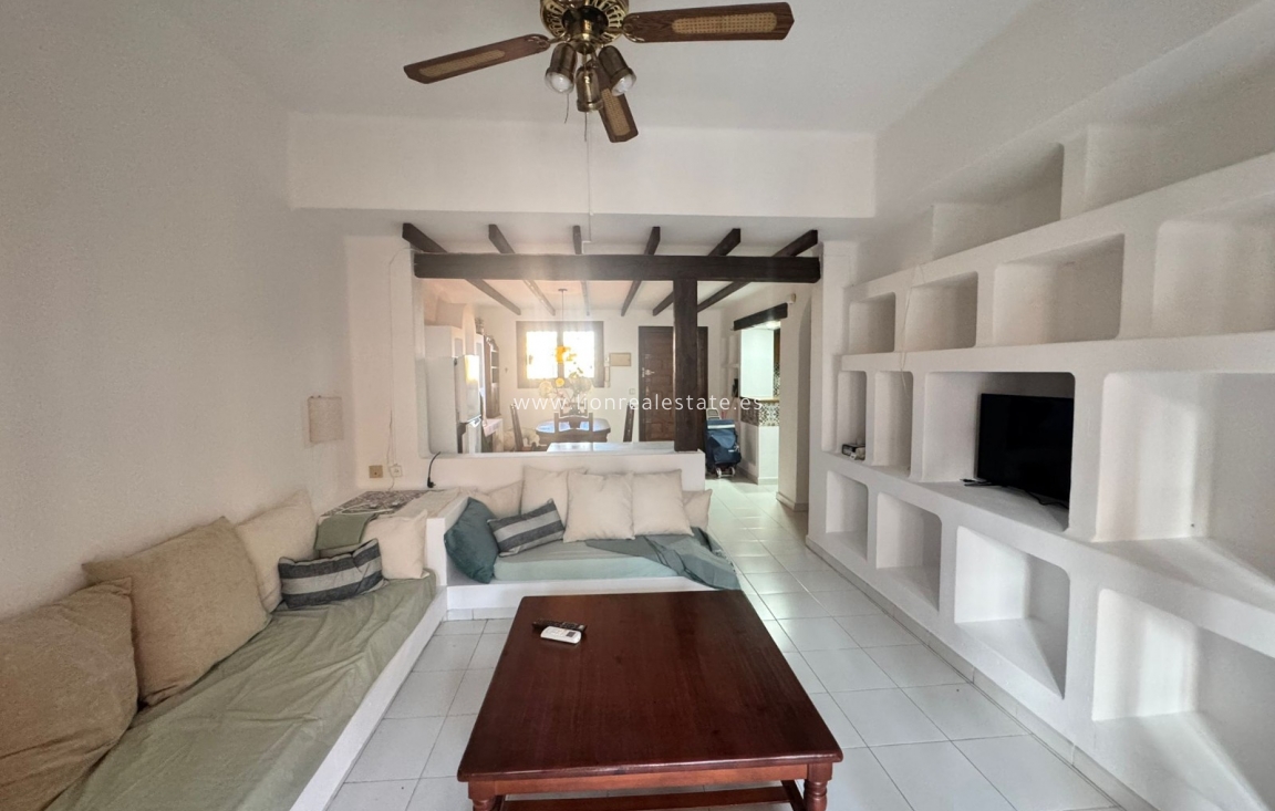 Alquiler a largo plazo - Apartamento / piso - Torrevieja - Los Locos