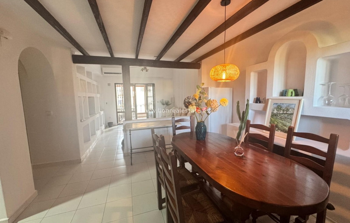 Alquiler a largo plazo - Apartamento / piso - Torrevieja - Los Locos