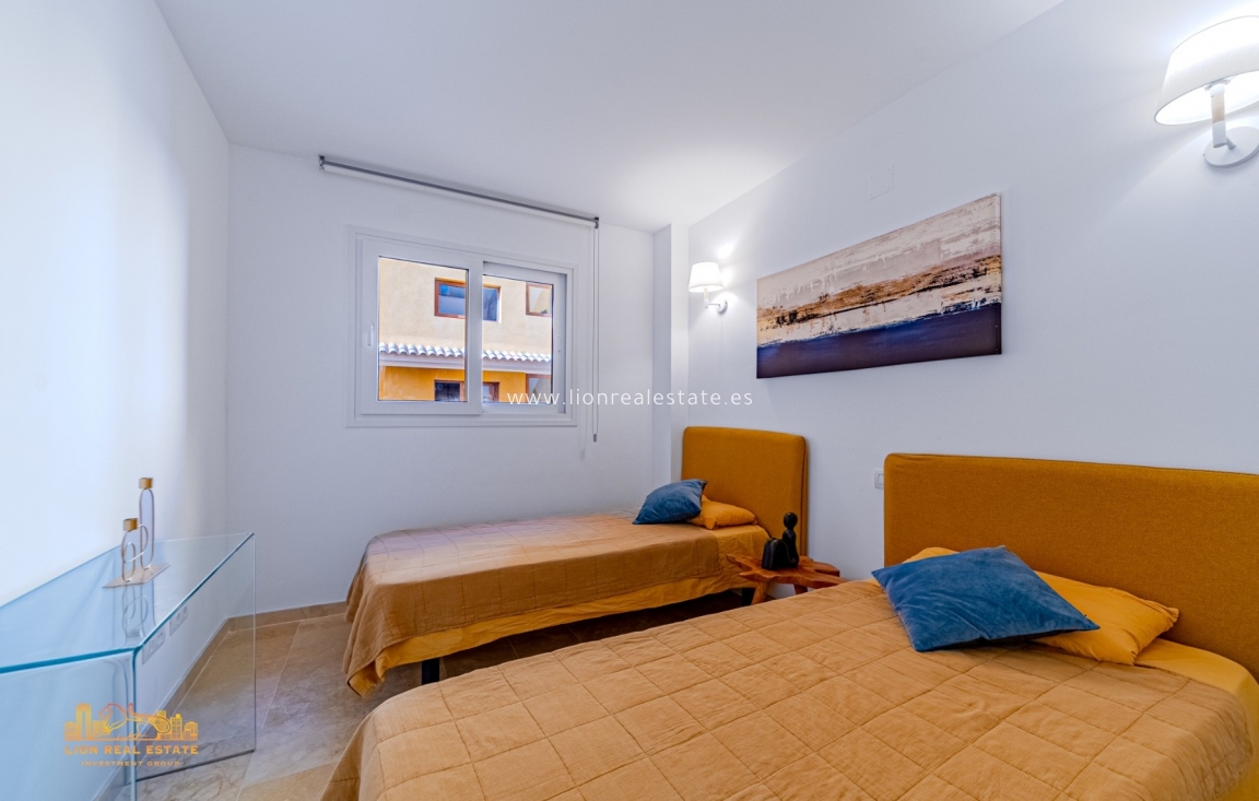 Alquiler a largo plazo - Apartamento / piso - Torrevieja - Punta Prima