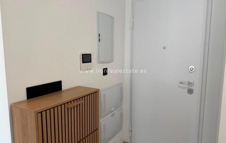 Alquiler a largo plazo - Apartamento / piso - Torrevieja - Punta Prima